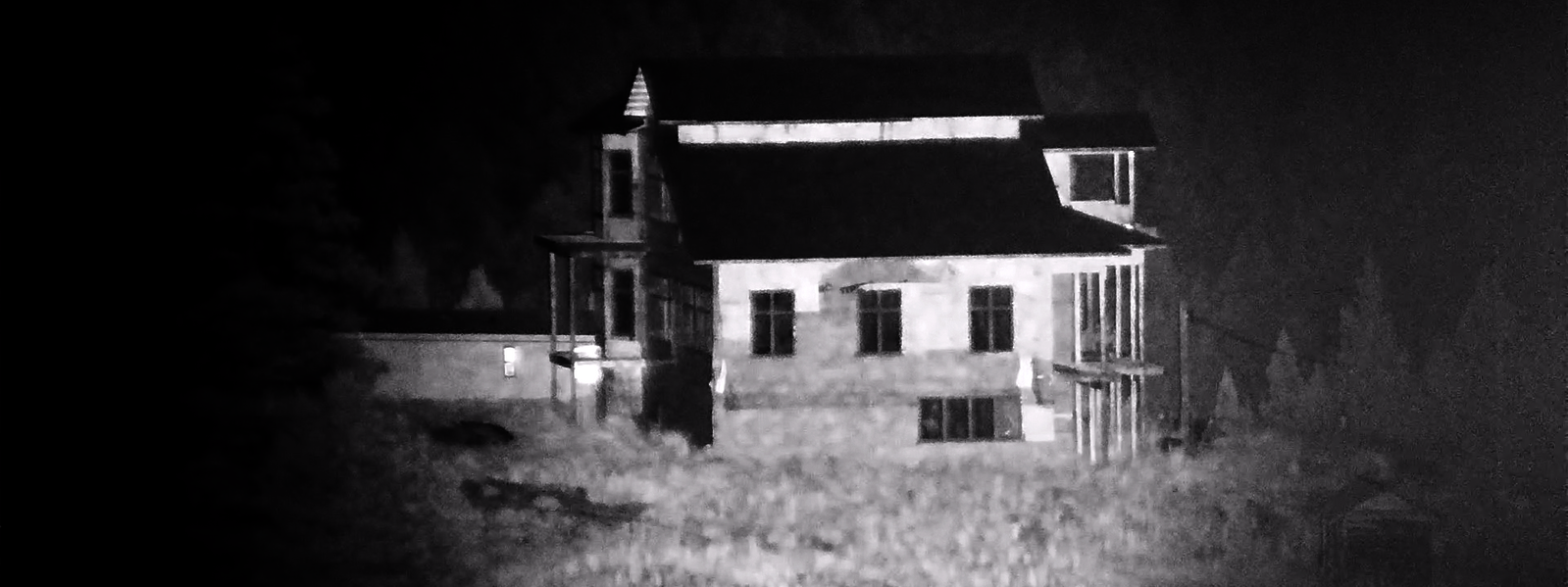 Image of ZLID illumination on a building under construction 1 kilometer from the camera.
